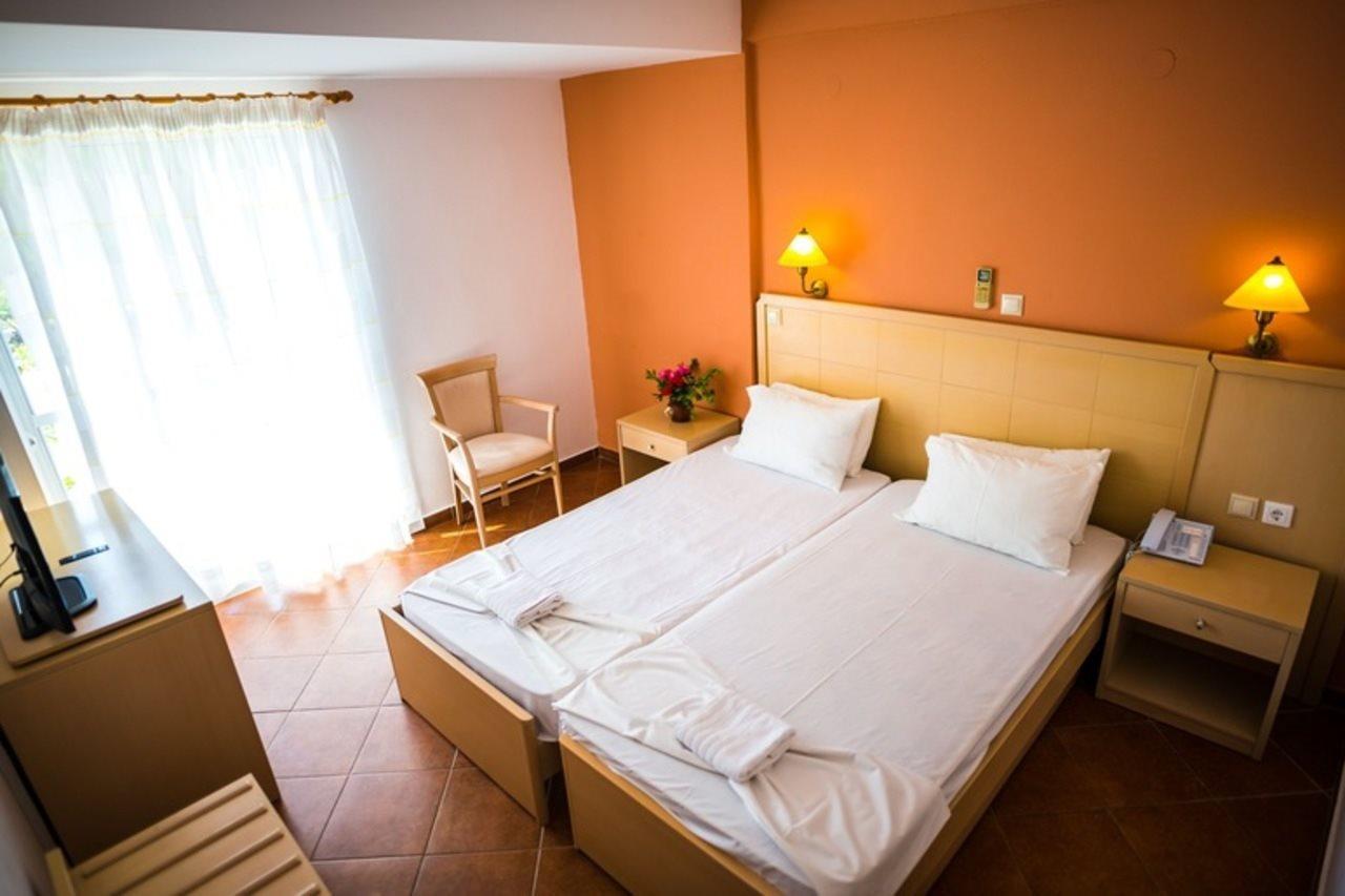 Three Stars Beach Hotel Moraitika Exterior foto