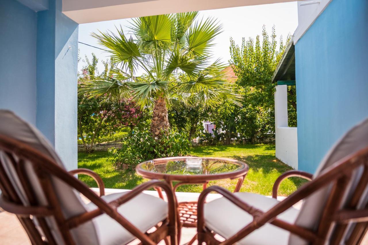 Three Stars Beach Hotel Moraitika Quarto foto